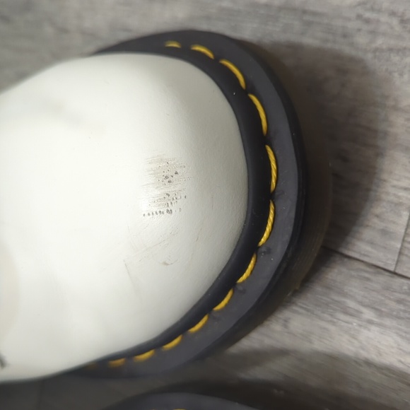 Dr. Martens - Picture 9 of 11